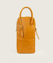 Load image into Gallery viewer, GUT OGGAU x SAGAN Vienna bag red I front view I showing belt detail, watoji stitch detail, zipper and strap detail I white background