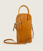 Load image into Gallery viewer, GUT OGGAU x SAGAN Vienna bag red I back view I showing belt detail, watoji stitch detail, zipper and strap detail I presenting two classic bottles of wine from Gut Oggau I white background