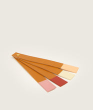 Load image into Gallery viewer, GUT OGGAU x SAGAN Vienna bag red I showing color palette of the belts endings I white background