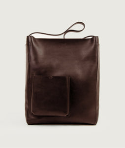 Watoji I Nasch Bag L I dark brown I frontal view, open outside pocket I white background