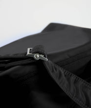 画像をギャラリービューアに読み込む, Messenger bag XL Black recycled nylon