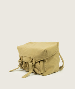 Nylon I Messenger bag M Beige plant dyed nylon I beige I from aside I white background