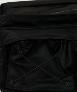 Nylon I Messenger bag M Black recycled nylon I black I detail pocket view I white background