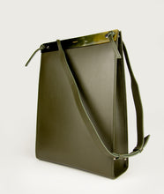 Load image into Gallery viewer, Gwyneth handbag, size L, in olive green. It&#39;s made from Italian calf leather. This size is suitable for A4 formats and all iPad sizes. The mosaic front plate is made from the cow horn. Adjustable shoulder strap. Shoulder strap is also in the function of easy closing and opening the bag.