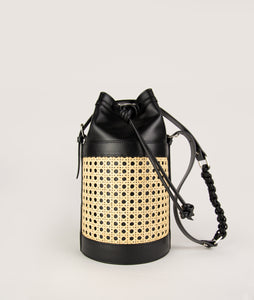 Vienna bucket bag, size M in black from Italian calf leather. Short signature hand knotted handle with additionally long thin removable shoulder strap. Inner pocket. D-key ring.