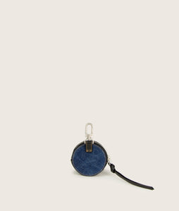 SAGAN Vienna back side round coin holder made from re-used denim and sustainable, vegan Italian grape leather. Jeans comes in different shades, every piece is unique. 